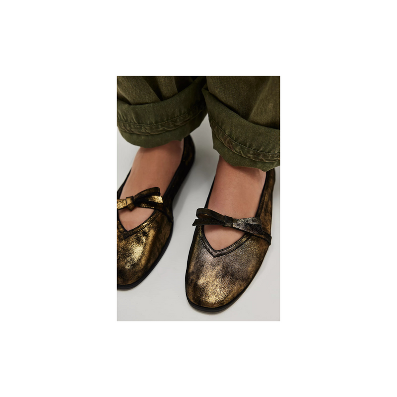 Mania Bow Flats